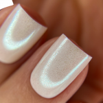 Skysta įtrinimo pudra PNB Liquid mirror, Pearl, 4 ml - Image 3